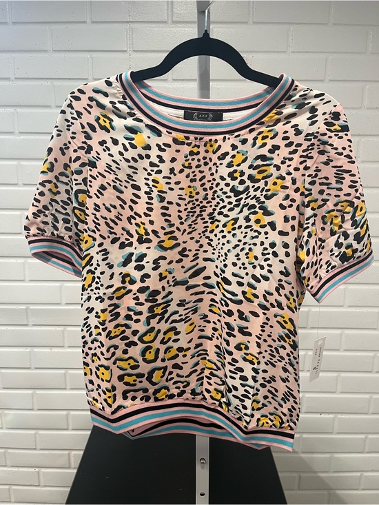 A.Z.I Tops - NWT A.Z.I Striped-Trim Pink Animal Print Short Sleeve Top